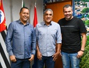 Ex-jogador Silas, do São Paulo e da Seleção, faz visita de cortesia à Câmara